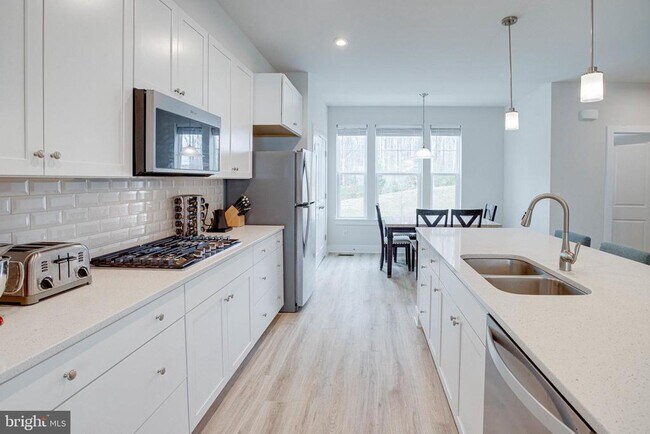 Building Photo - 1576 Meadowlark Glen Rd