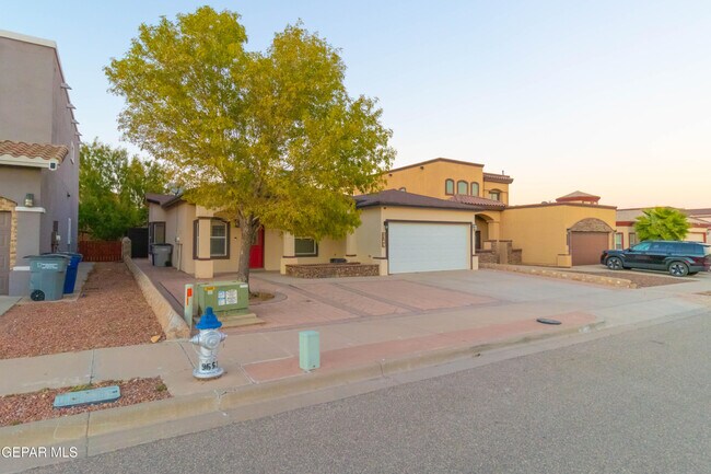 Building Photo - 5349 Jose Duran Ln