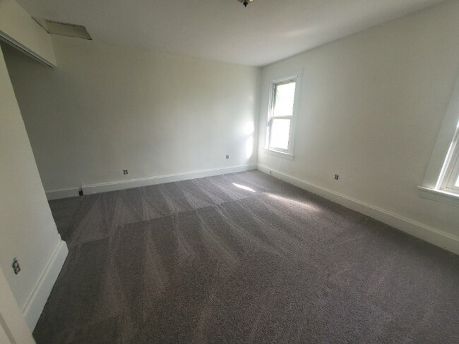 Building Photo - 20 Euclid St