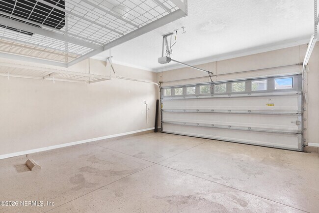 Building Photo - 352 Silver Glen Ave