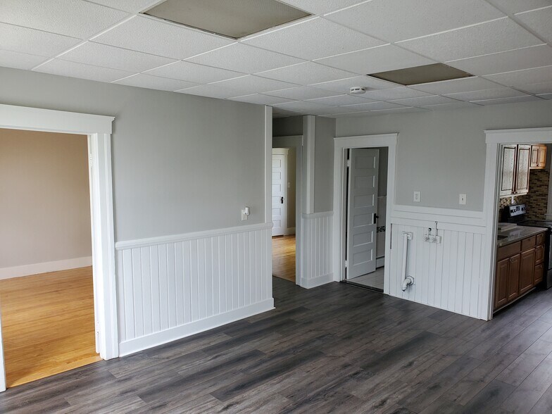 Building Photo - 17 Upsala St