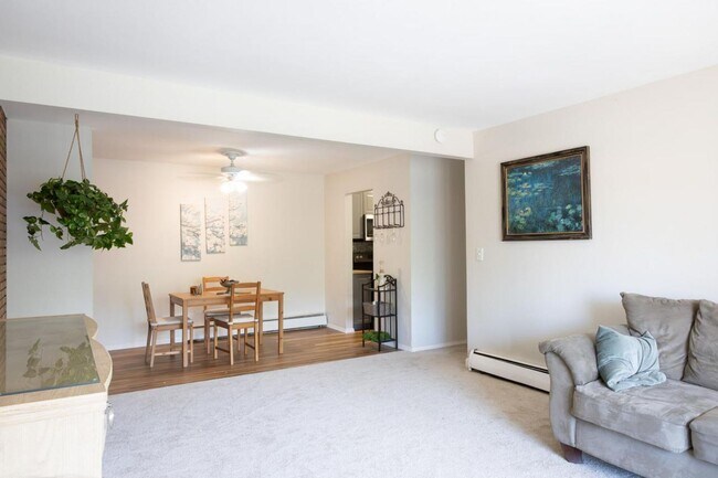 Building Photo - Large Renovated Condo near EMU