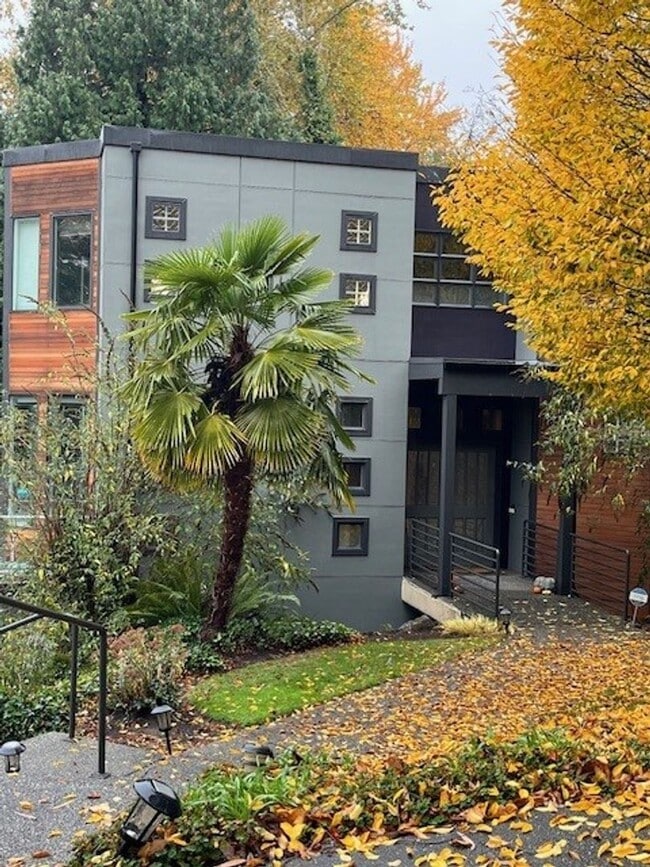 Building Photo - 3bd/3.5ba Kirkland Home