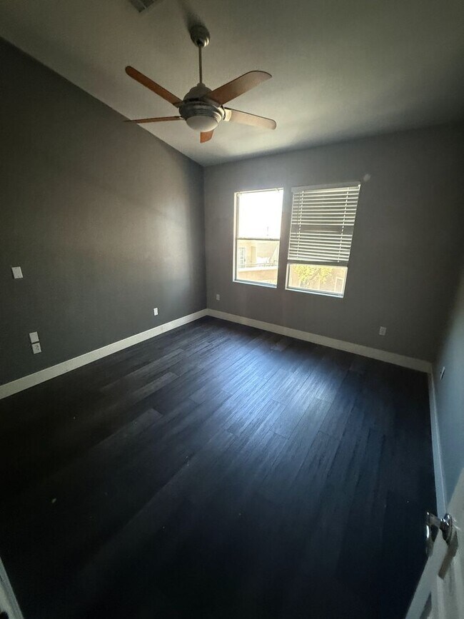Building Photo - 821 Peachy Canyon Cir