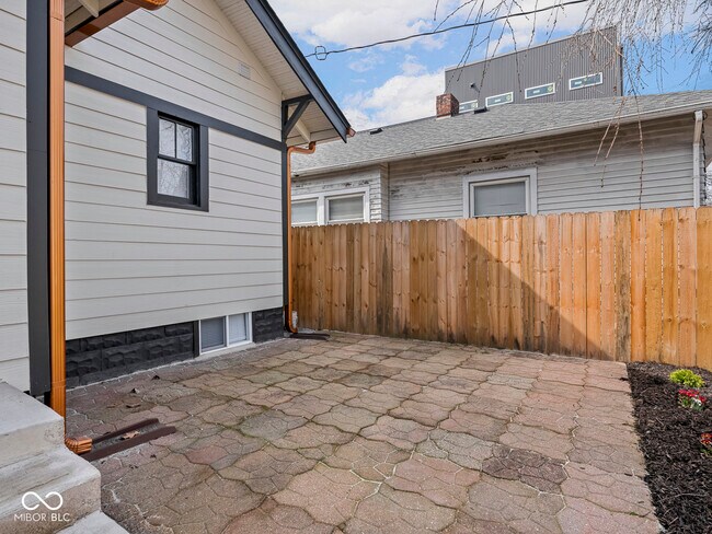 Building Photo - 1210 Finley Ave