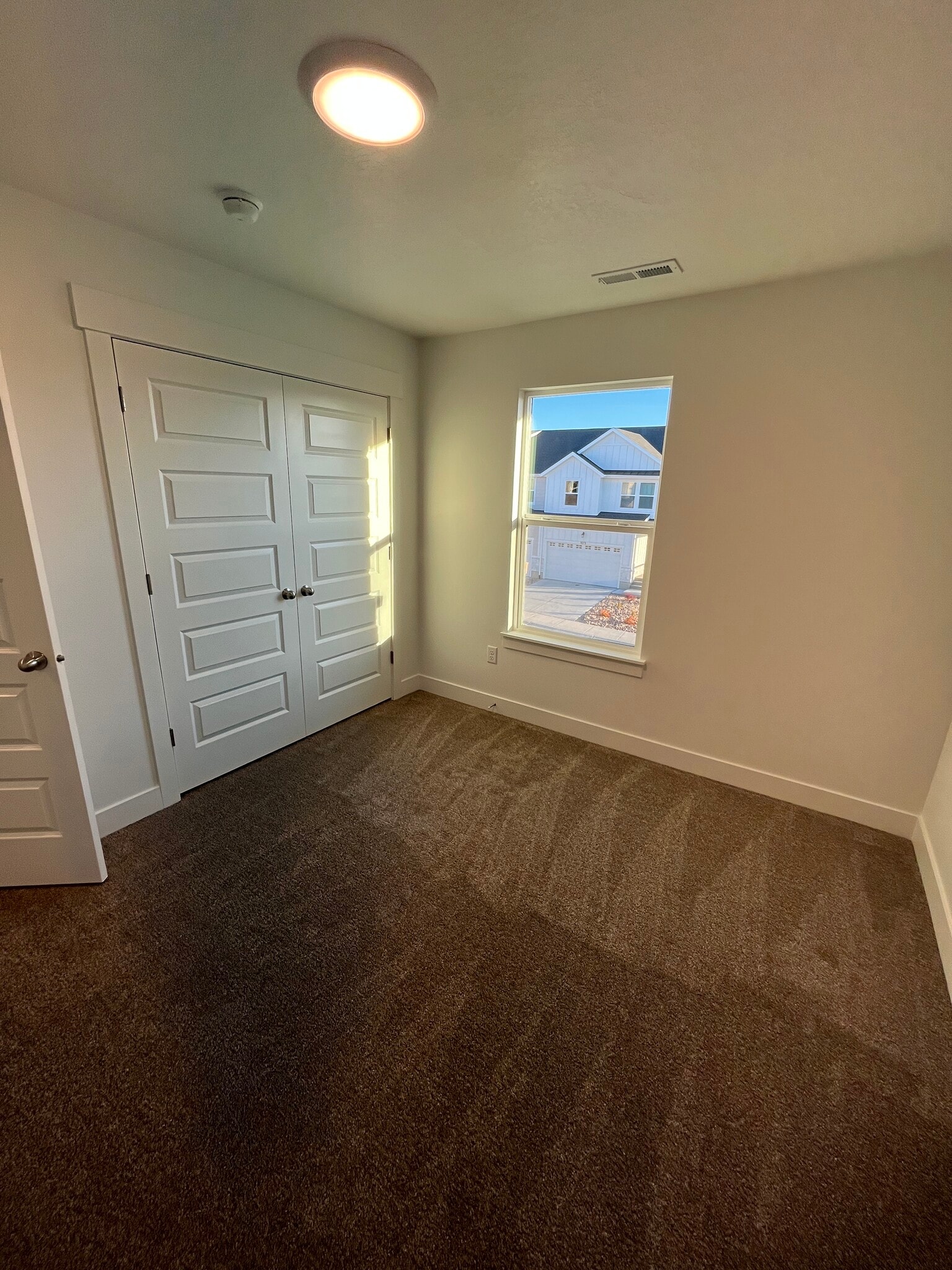 Building Photo - 1576 W Banner Dr