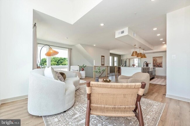 Building Photo - 710 Iron Frg Rd