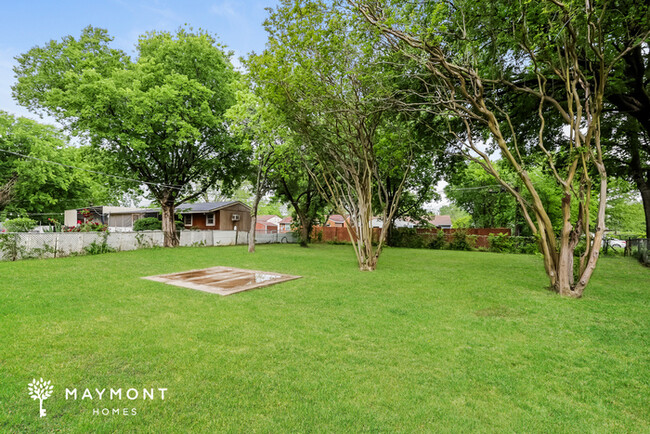 Building Photo - 4-Bedroom Home Minutes from Downtown Dallas