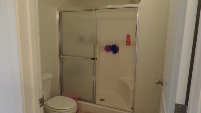 Building Photo - WINTER RENTAL -- 3 Bedroom 2 Bath Home