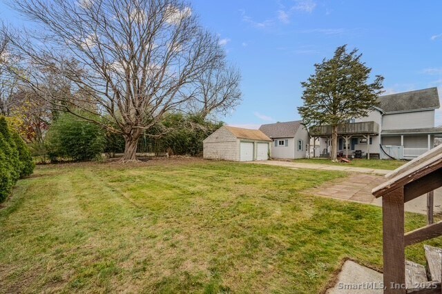 Building Photo - 245 Willetts Ave