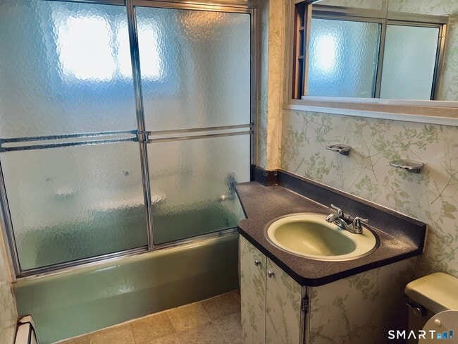 Building Photo - 1567 Main St