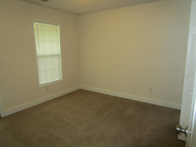 Building Photo - 1045 Cutleaf Dr