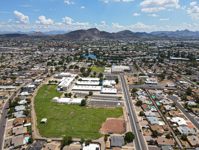 Building Photo - House at 35th Ave. & Cactus! JOIN THE WAIT...