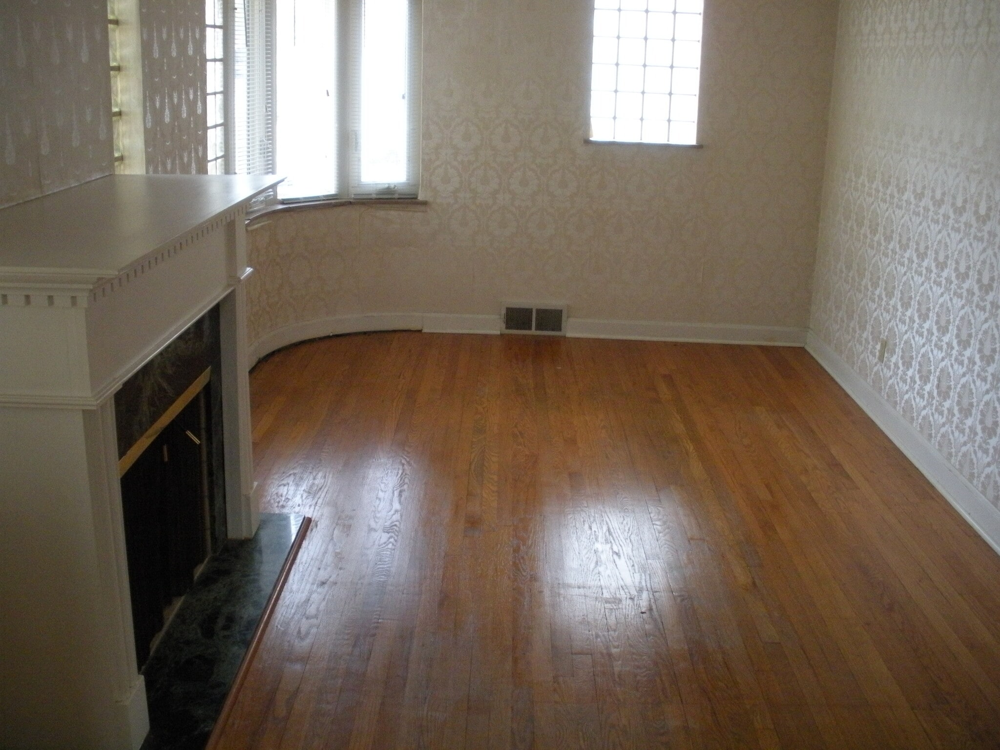 Building Photo - 3114 Kemp Dr