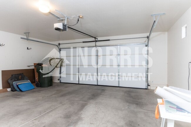 Building Photo - Beautiful Home in Villago Community