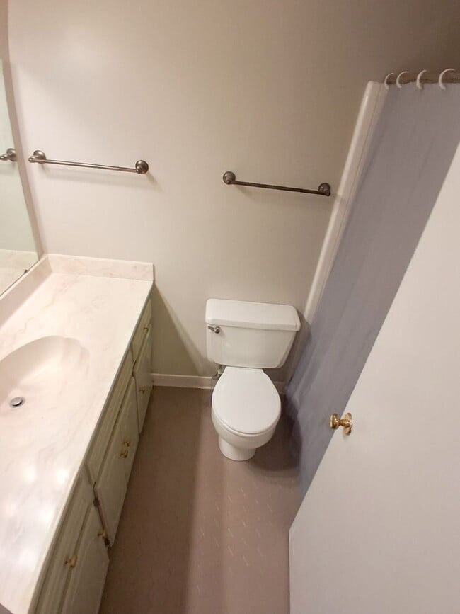 Building Photo - MOVE IN SPECIAL: $300 OFF FIRST MONTH'S RENT