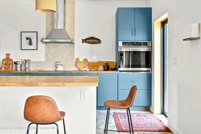 Building Photo - 88 Hover Ave