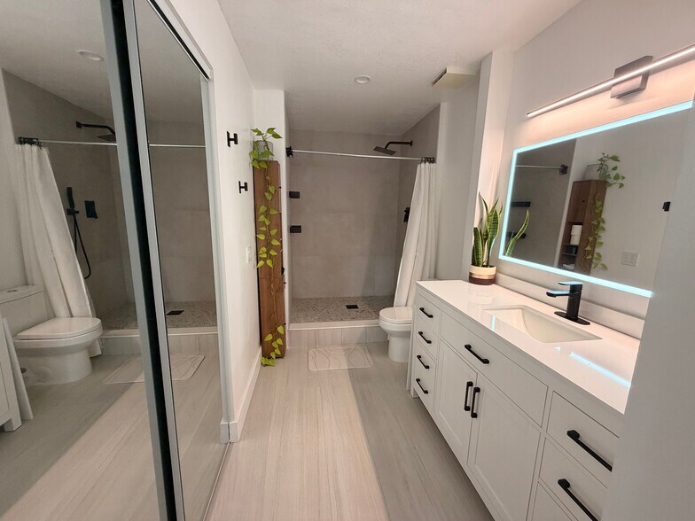 Building Photo - 1018 Woodshire Ln