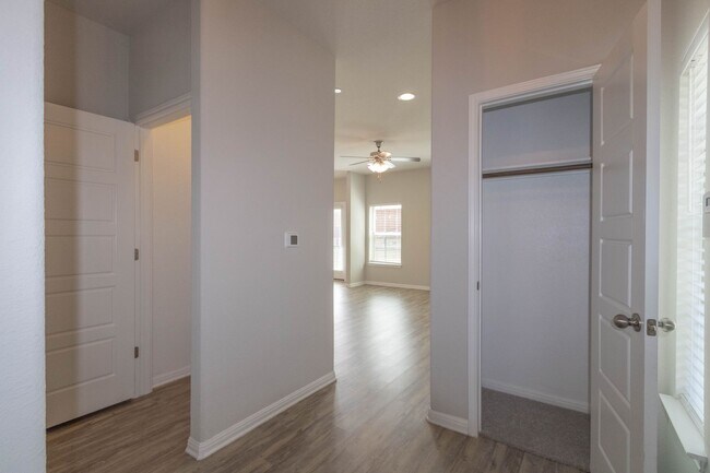 Building Photo - 11608 Landseer Dr