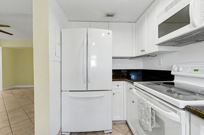 Building Photo - 701 NW 19th St