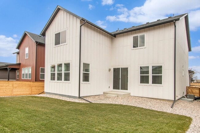 Building Photo - Exquisite 3 Bed 2.5 Bath Single Family Home