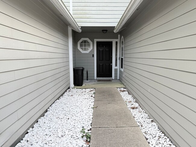 Building Photo - Peaceful Townhome in Fort Caroline with Fu...