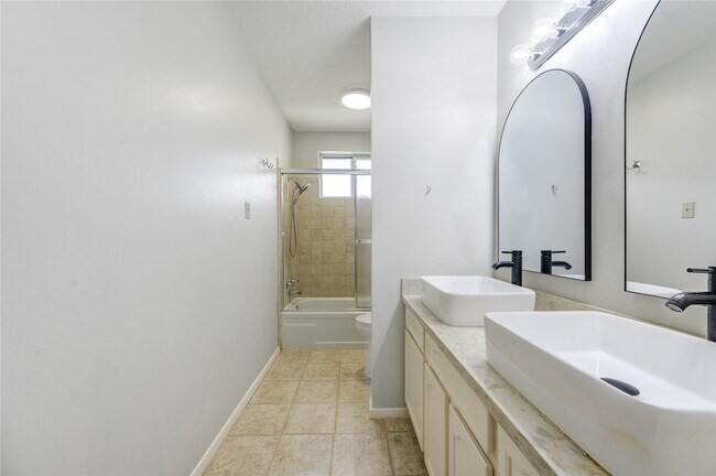 Building Photo - 16019 Fathom Ln