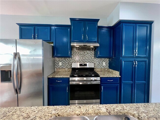 Building Photo - 3924 Village Townes Walk