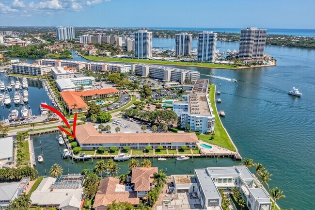 Building Photo - 68 Yacht Club Dr