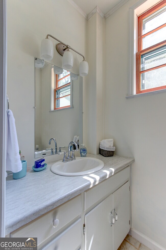 Building Photo - 127 Wilkins Rd