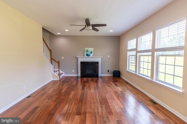 Building Photo - 823 S Haines Cir