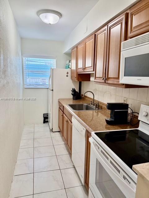 Building Photo - 3212 NE 8th Ct