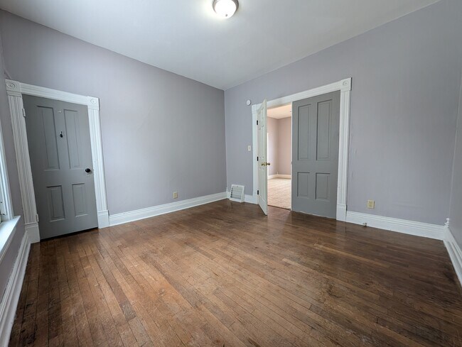 Building Photo - 306 N State St