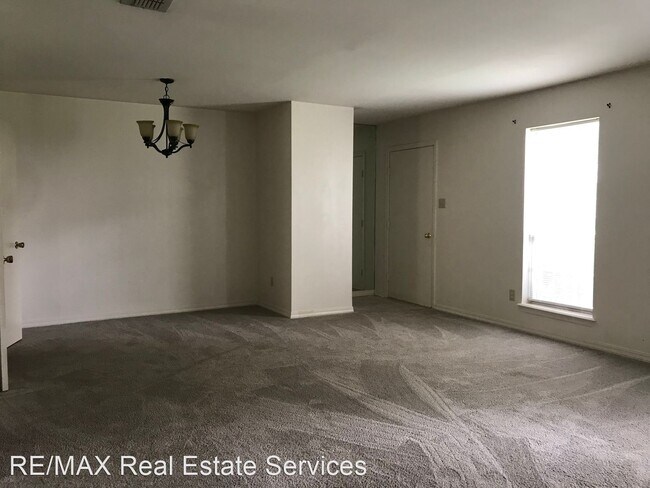 Building Photo - 3 br, 2.5 bath House - 10032 Georgetown