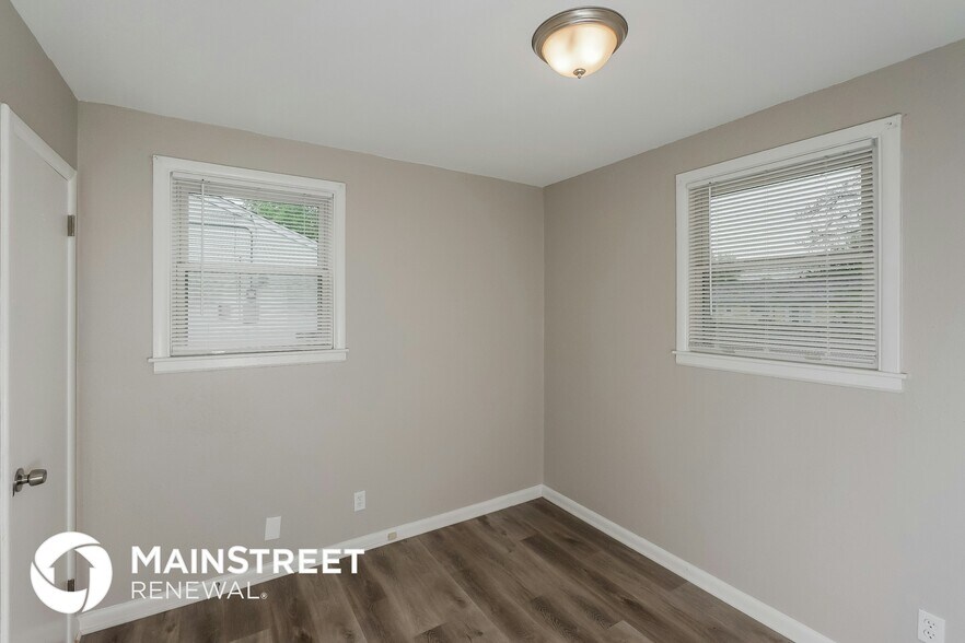 Building Photo - 7300 Betsy Ross Dr