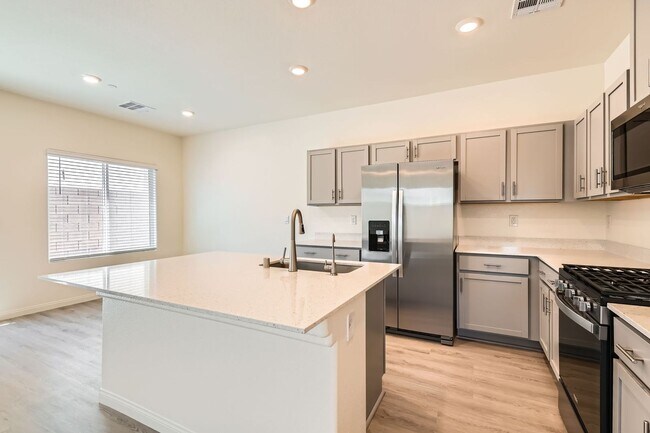 Building Photo - Spacious & Smart: Southern Highlands 4-Bed...