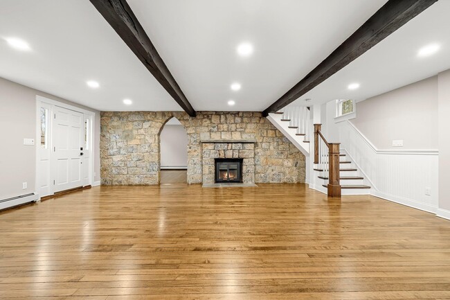 Building Photo - 22 Lake Ridge Rd