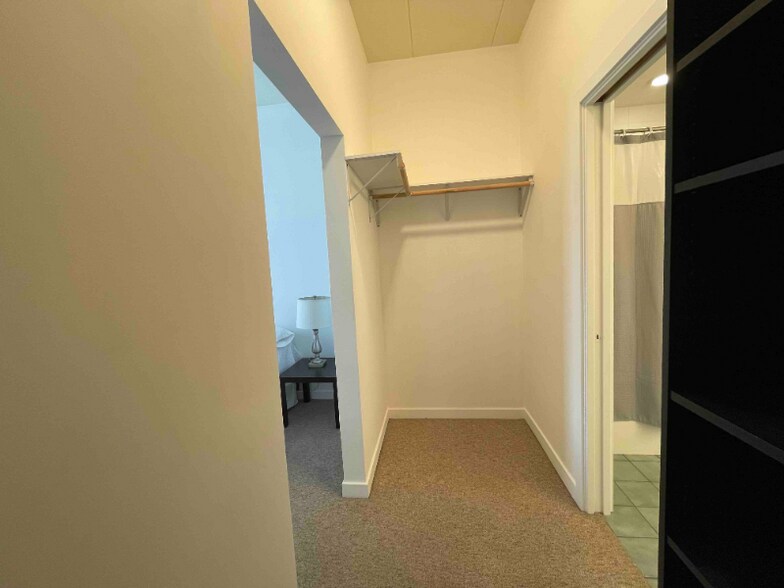 Building Photo - 1155 W Madison St