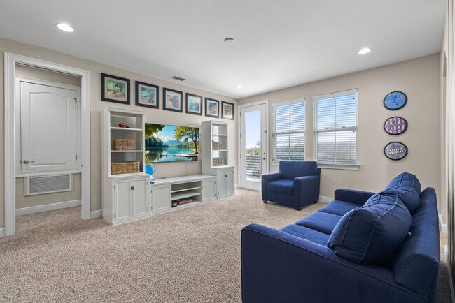 Building Photo - Luxury Waterfront Pool Home in Laureate Park | 4BR + Water Views