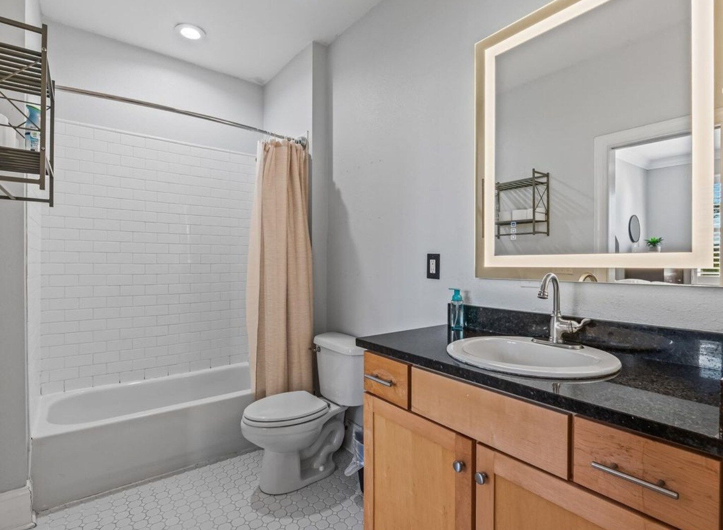 Building Photo - 415 Saint Francis St