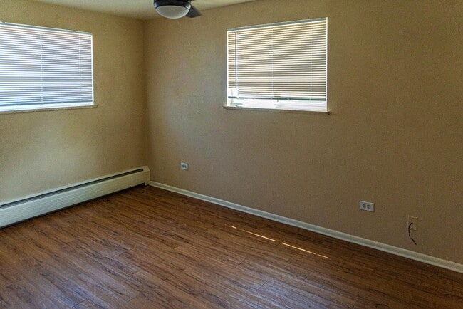 Building Photo - 2396 S Linden Ct