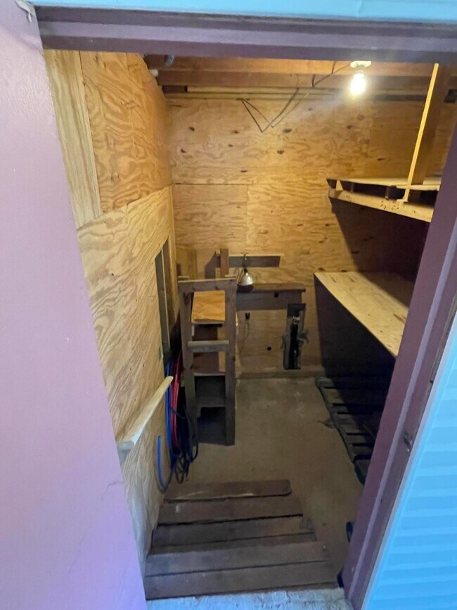 Building Photo - 133 3rd St