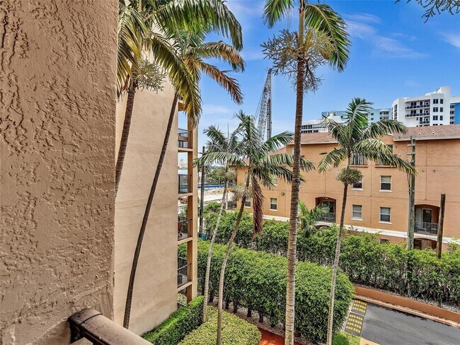 Building Photo - 1801 N Flagler Dr