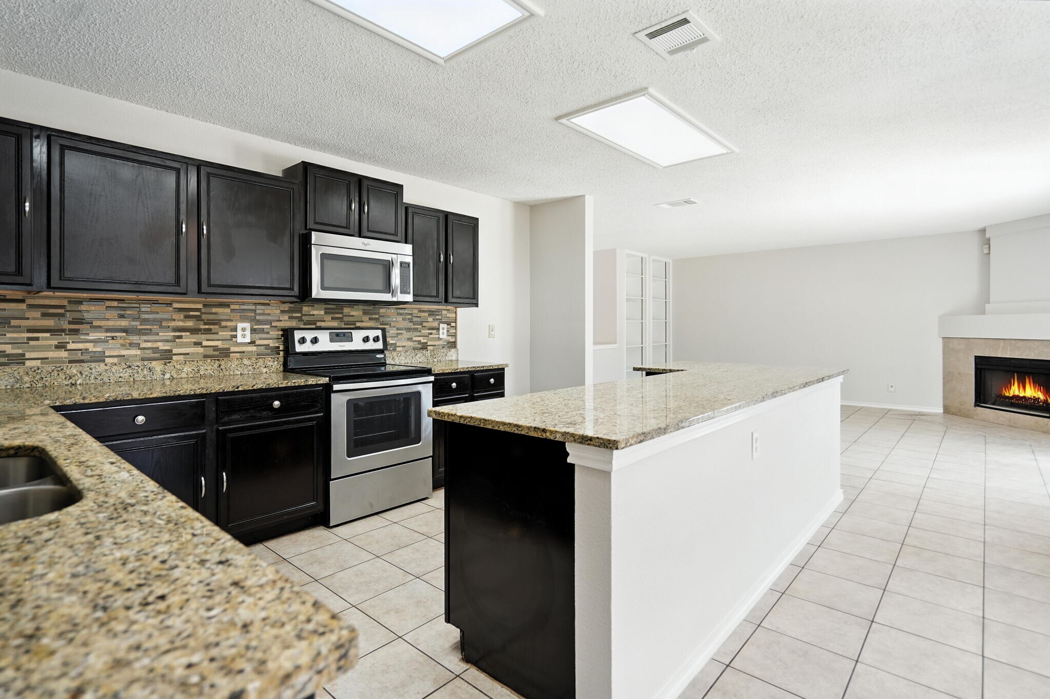 Building Photo - 2802 Redrock Trl