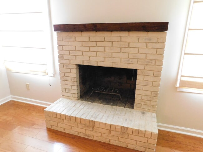 Building Photo - 212 Davors Dr