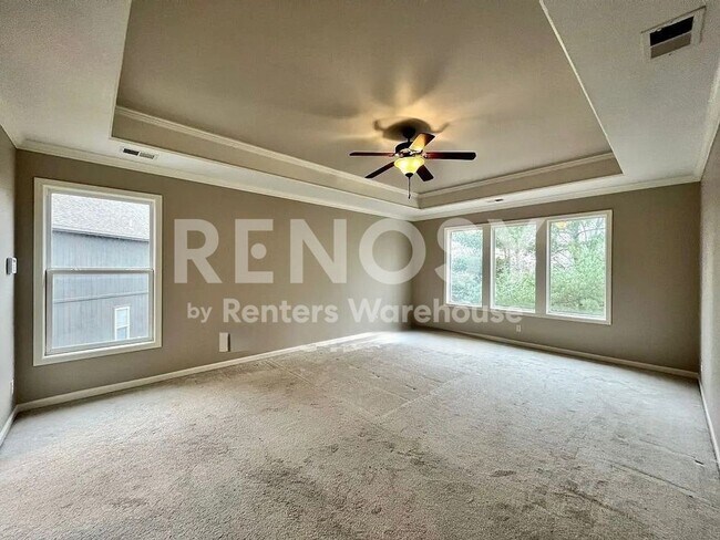 Building Photo - 5 Bedroom Home in Overland Park