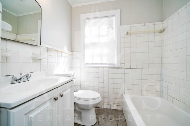 Building Photo - Spacious 3BR/2BA – 1,480 Sq Ft of Comforta...