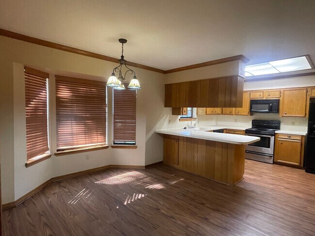 Building Photo - Must See! Welcoming Home In Greenacres Place!