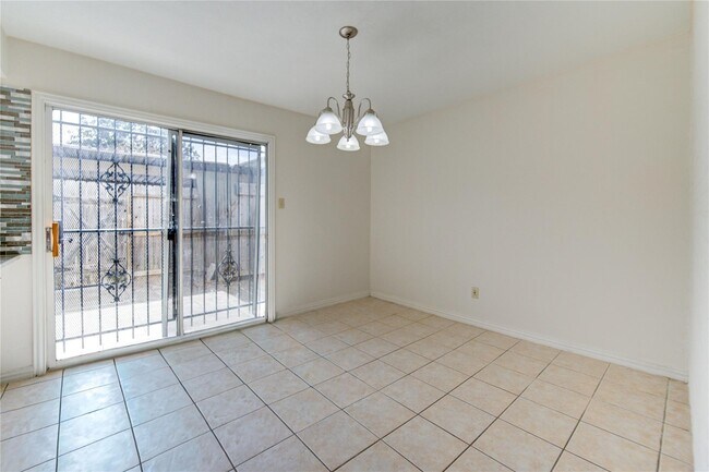 Building Photo - 14633 Perthshire Rd