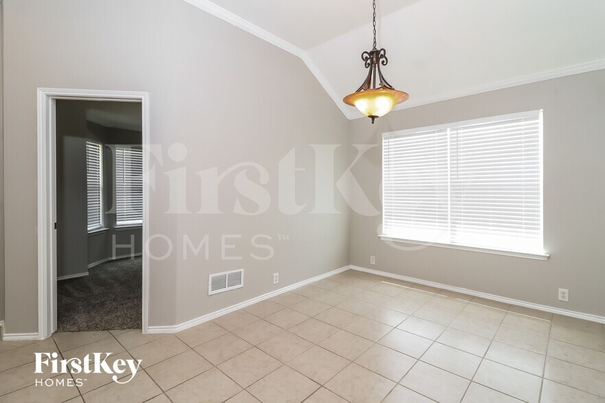 Building Photo - 105 Bear Trail